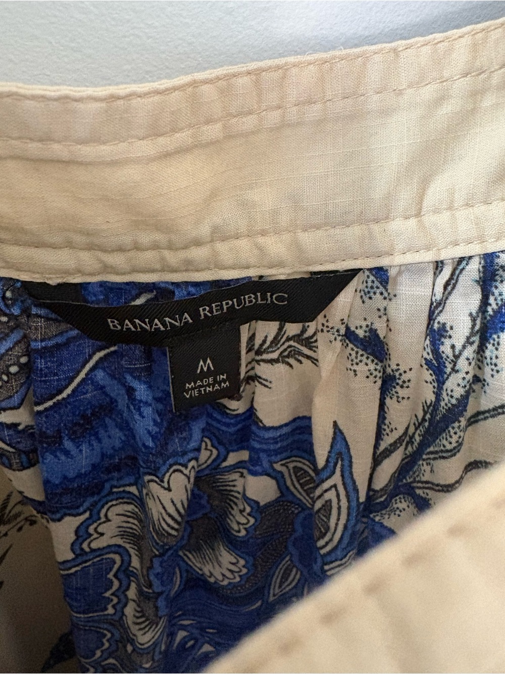 Banana Republic Cream and Blue Floral Peasant Blouse - Picture 4 of 6